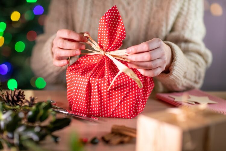 Wrap It Green: Alternative Gift Wrapping Ideas