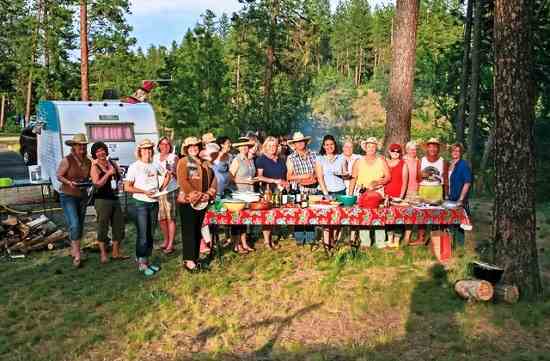 Meet the ‘Sisters on the Fly’ Mobile-Living Community