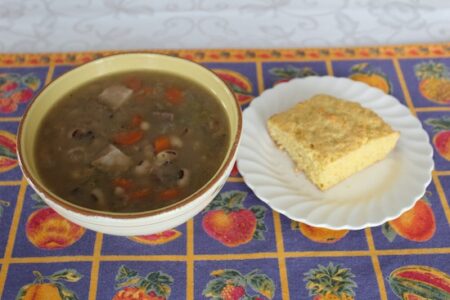 Black-Eyed Peas with Smoked Pork Jowls